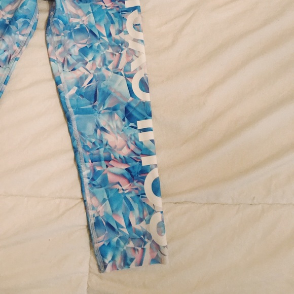 Soul Cycle Cropped Leggings - Picture 2 of 4
